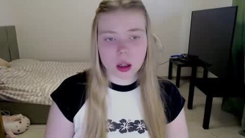 Jennyblonde and Emmabrunette online show from June 14, 4:51 pm