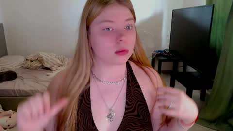 Jennyblonde and Emmabrunette online show from May 26, 1:10 pm