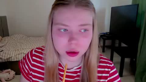 Jennyblonde and Emmabrunette online show from July 26, 4:37 pm