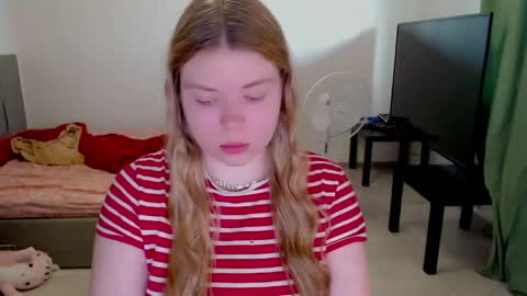 Jennyblonde and Emmabrunette online show from May 11, 4:04 pm