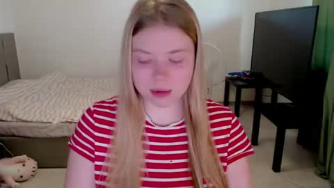 Jennyblonde and Emmabrunette online show from July 3, 2:23 pm