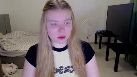 Jennyblonde and Emmabrunette online show from June 13, 4:04 pm