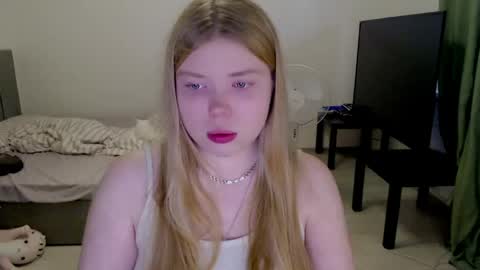 Jennyblonde and Emmabrunette online show from May 30, 4:48 pm