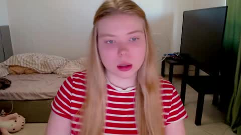 Jennyblonde and Emmabrunette online show from June 7, 5:20 pm