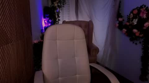Snapshot of kitten_murray chatting on October 19, 5:53 am barbara online show from October 19, 5:53 am