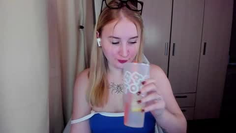 kitten_sun online show from February 20, 3:16 am