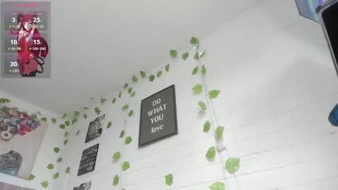  KITTY online show from November 12, 7:12 pm