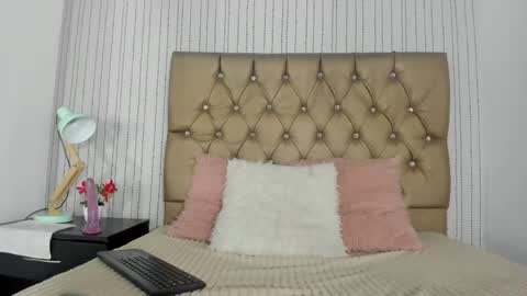kitty eloays online show from May 9, 3:58 pm