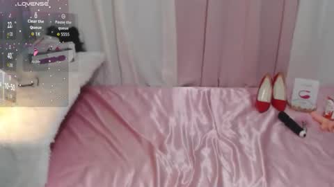 Snapshot of kitty_piex chatting on September 14, 2:31 am kitty for you online show from September 14, 2:31 am