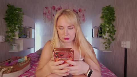 Kelsi and Ricky online show from June 5, 8:20 am