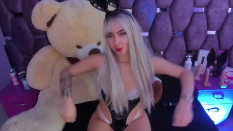 kittylovely  online show from March 6, 4:41 am