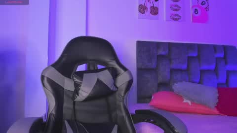 kitty online show from April 25, 6:38 pm