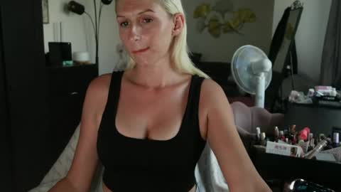 kittysxkat online show from July 10, 11:10 am