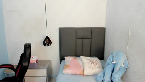  K I T T  Y  online show from February 12, 7:35 pm