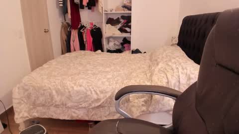 kittywantslove23 online show from March 11, 9:39 pm