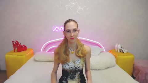 Snapshot of klaryevans chatting on January 24, 10:21 am Klary online show from January 24, 10:21 am