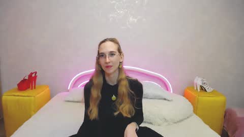 Snapshot of klaryevans chatting on January 21, 6:33 am Klary online show from January 21, 6:33 am