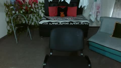 Kloe deker online show from October 17, 6:44 pm