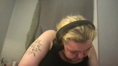 kmarie1196 online show from July 14, 3:33 am