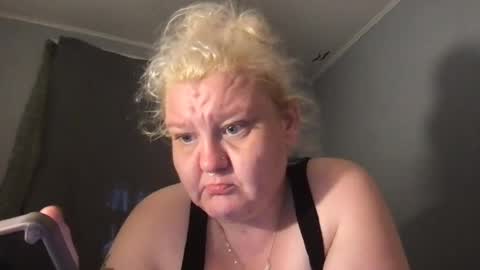 kmarie1196 online show from August 4, 4:57 pm