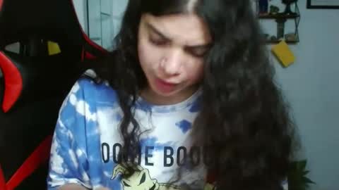Snapshot of koranikky08 chatting on March 4, 12:18 am Karoll online show from March 4, 12:18 am