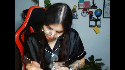 Snapshot of koranikky08 chatting on February 16, 1:49 am Karoll online show from February 16, 1:49 am