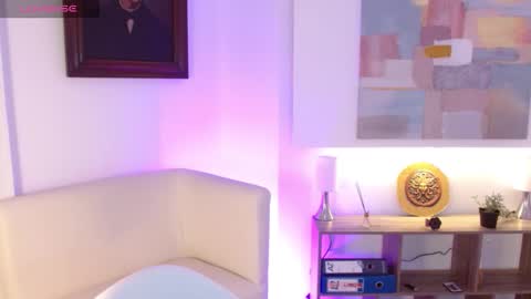 Elizabeth online show from January 10, 2:33 pm