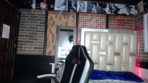 kriss_sweetboobs online show from February 22, 12:40 pm