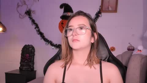 Snapshot of kristal_joi_dl chatting on October 14, 1:46 pm kristal online show from October 14, 1:46 pm