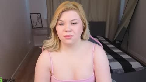 Kristen Gibbs online show from June 6, 12:50 am