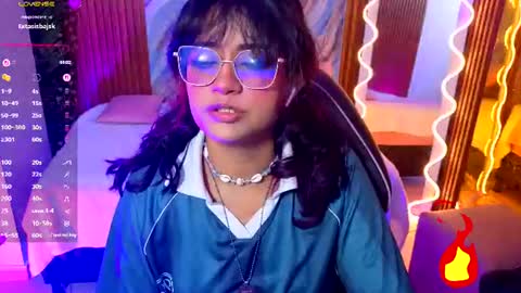 kristen_tay online show from July 6, 4:29 am