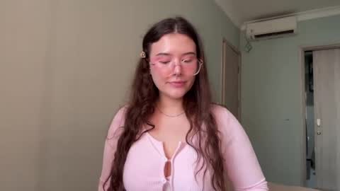 kristiekitty online show from July 17, 9:57 am