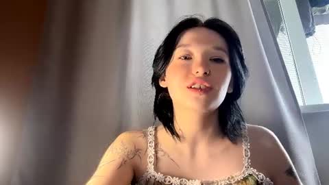 kristinaetoile online show from July 21, 10:27 am