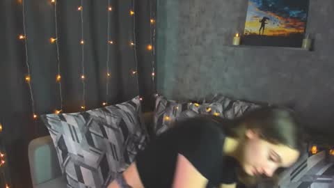 Snapshot of kristinalevis chatting on February 2, 5:48 pm Kristina online show from February 2, 5:48 pm