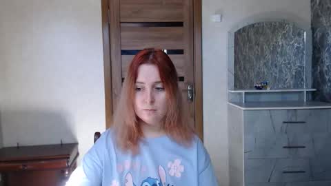 Snapshot of kristy_fran chatting on September 24, 6:23 am Kristy online show from September 24, 6:23 am
