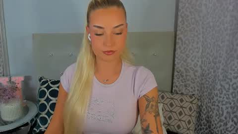 KristyFlowers online show from June 18, 4:34 pm
