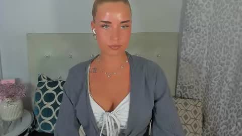 KristyFlowers online show from July 12, 7:04 pm