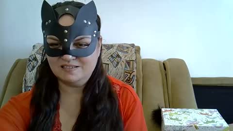 kurkuma_ online show from February 18, 1:43 pm