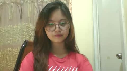 its me KYLIE online show from November 11, 4:26 pm