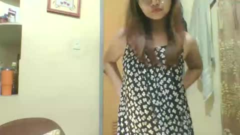 its me KYLIE online show from November 7, 5:40 pm