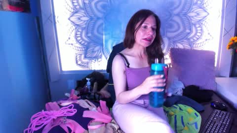 kylie_bloom online show from March 11, 10:01 pm