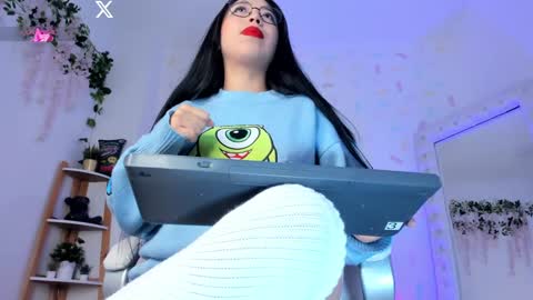 Kylie online show from December 9, 5:07 am