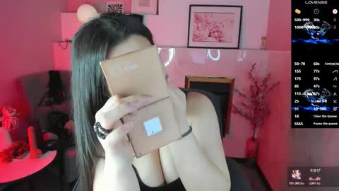 Kylie online show from November 13, 1:32 pm