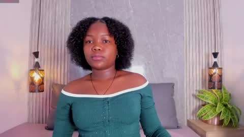 kyliee_vega online show from June 3, 12:50 pm