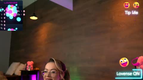 Kylie online show from January 21, 9:04 pm