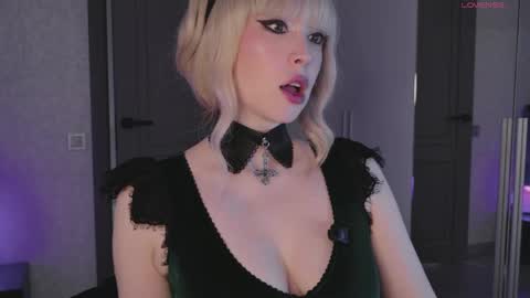 Kate online show from April 4, 12:15 pm