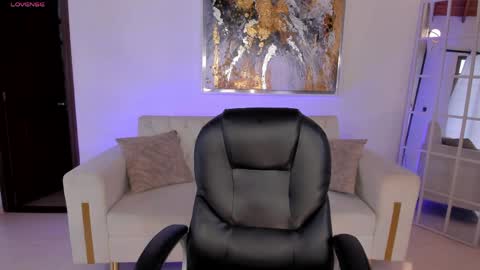 Kyomi Velvet online show from April 4, 7:13 pm