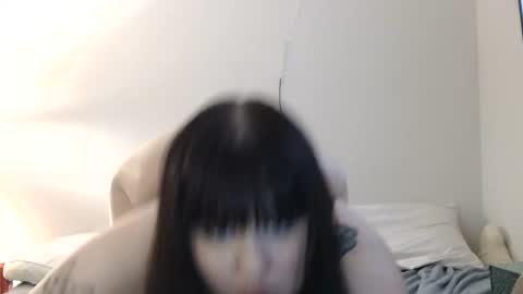 Lily online show from June 2, 11:55 am