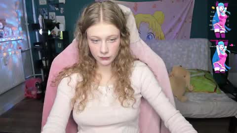 Snapshot of l1ttlekiki chatting on October 3, 2:00 pm Sarah online show from October 3, 2:00 pm