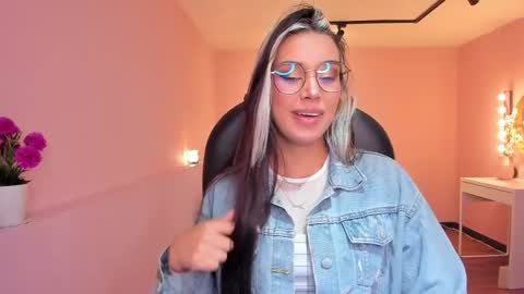 T A T I A N A online show from May 19, 11:28 am